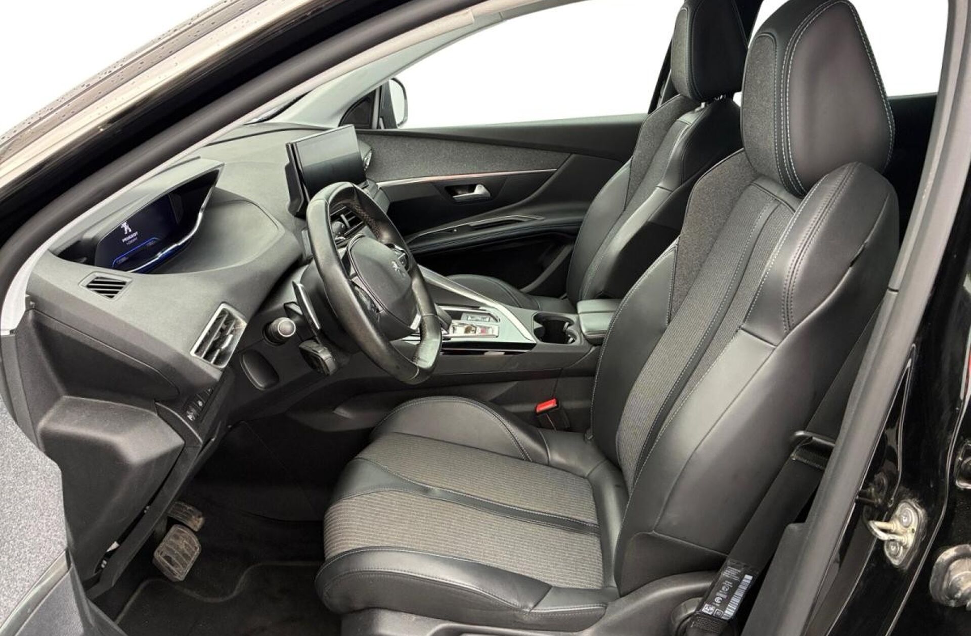 PEUGEOT 3008 1.6 Hybrid Allure Pack e-EAT8