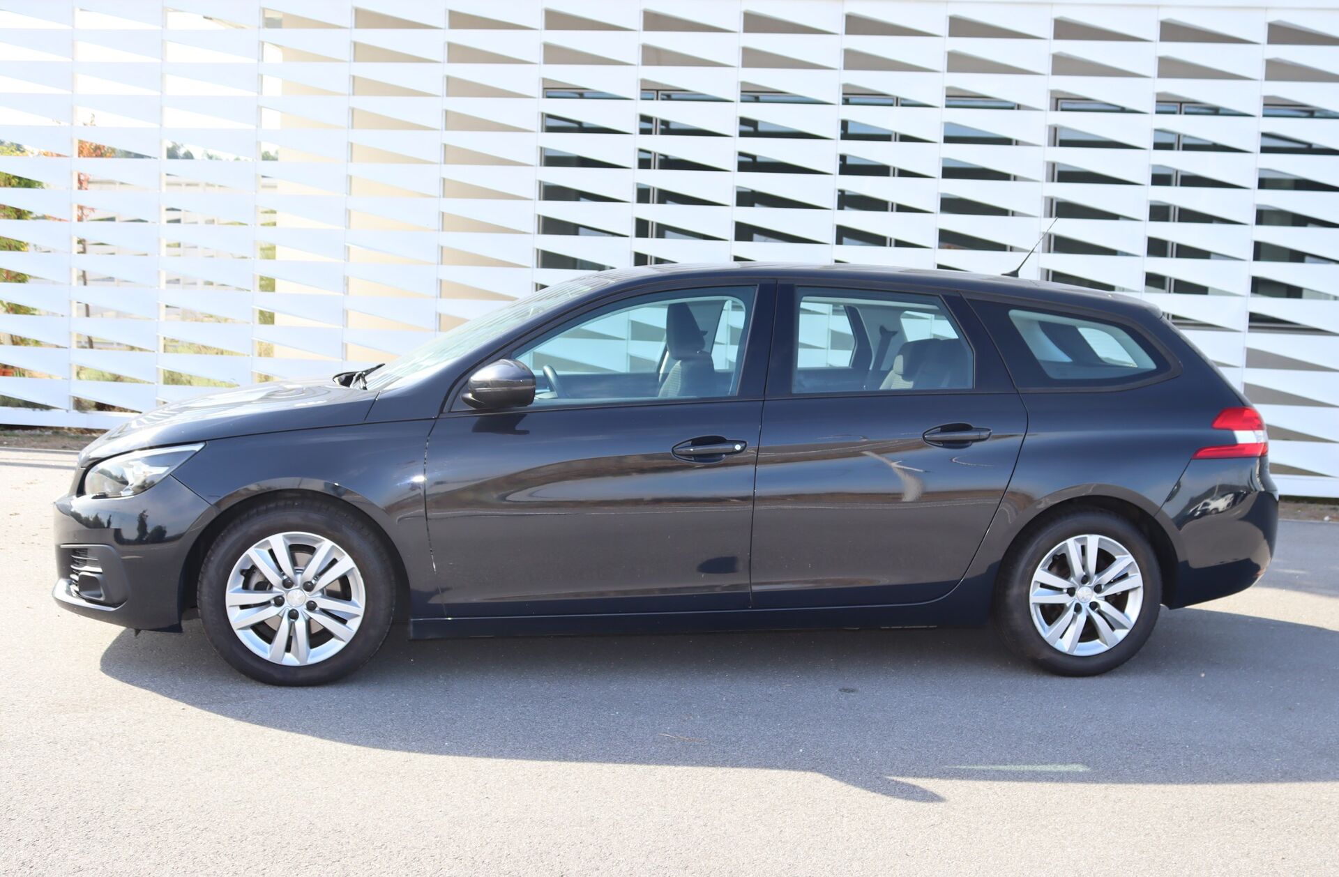 PEUGEOT 308 SW 1.5 BlueHDi Business Line