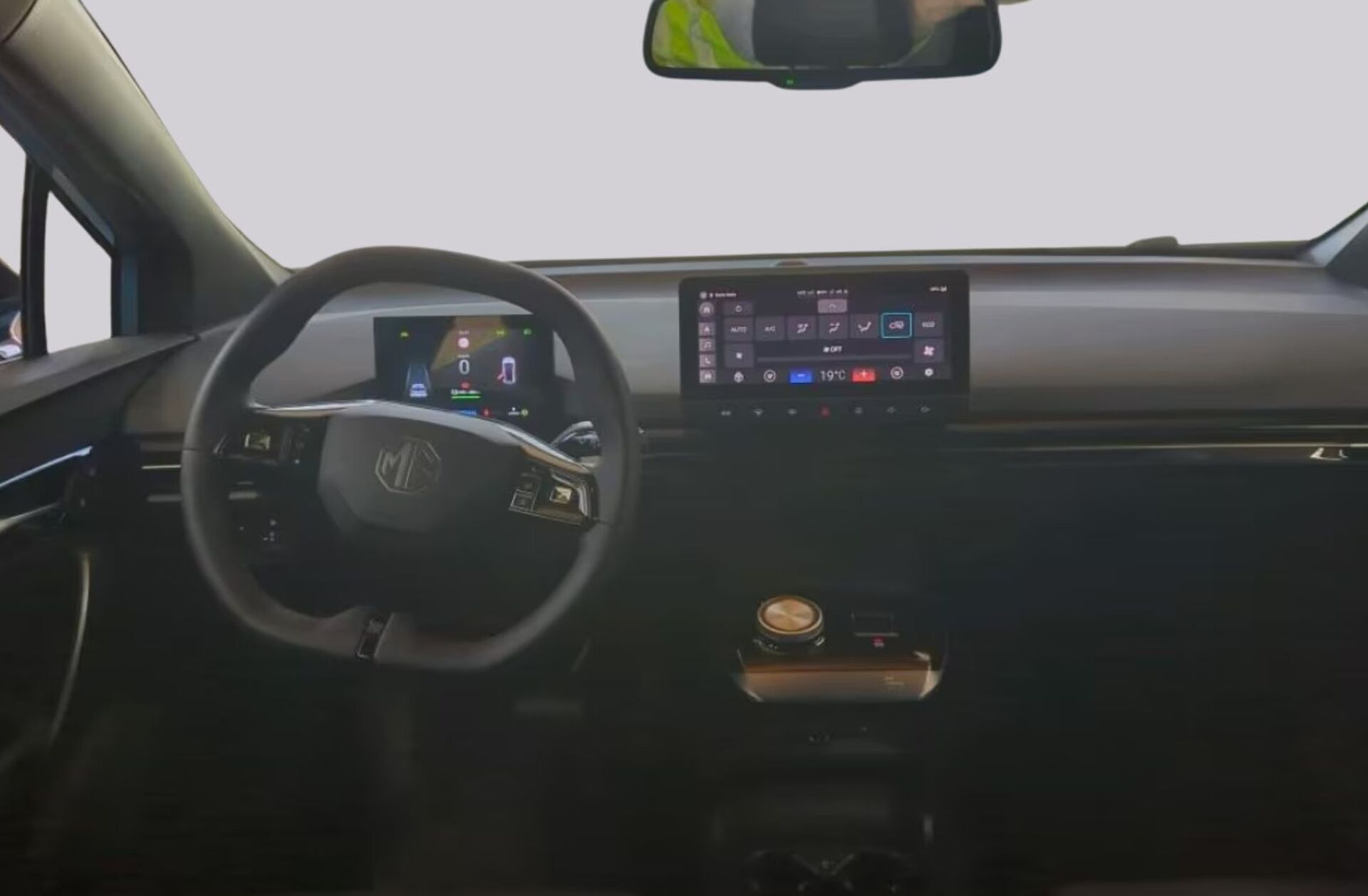 MG MG4 77 kWh Extended Range Luxury