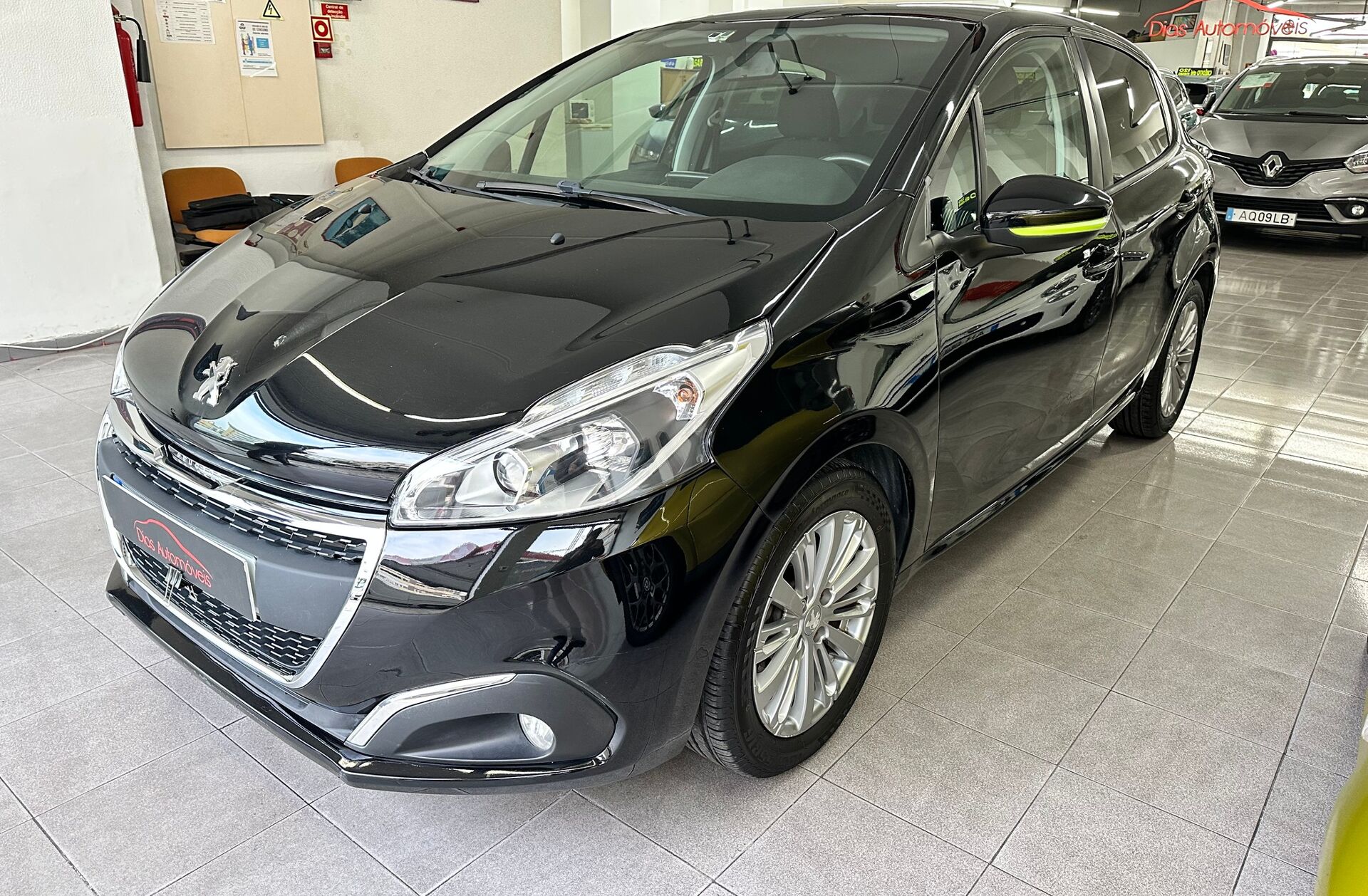 PEUGEOT 208 1.6 BlueHDi Active