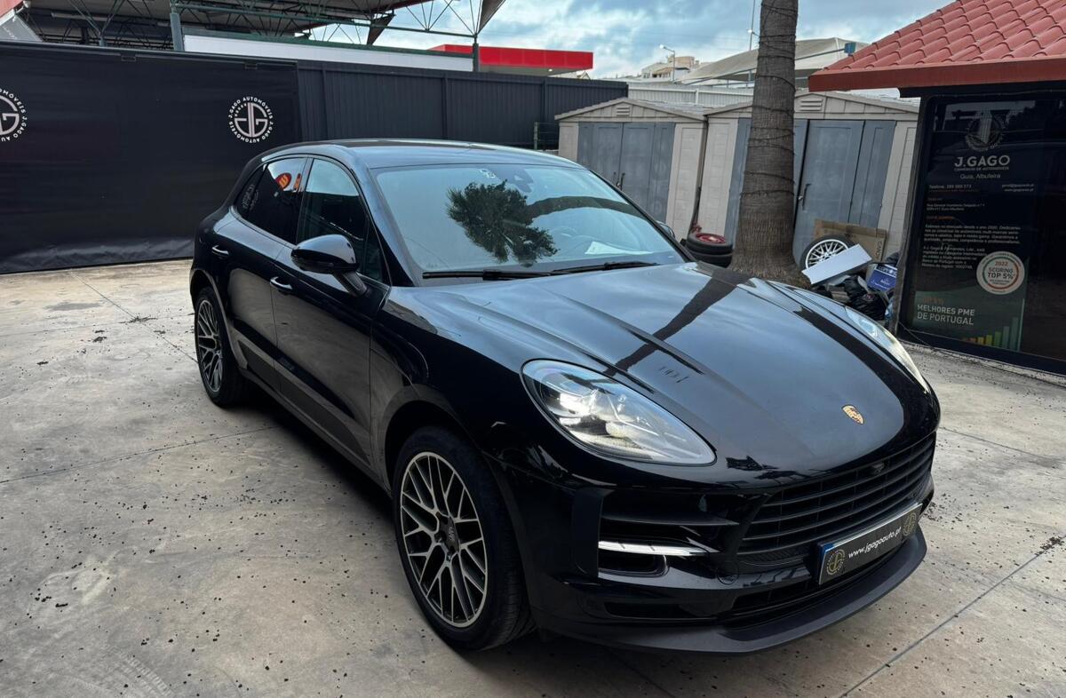 PORSCHE Macan Spirit