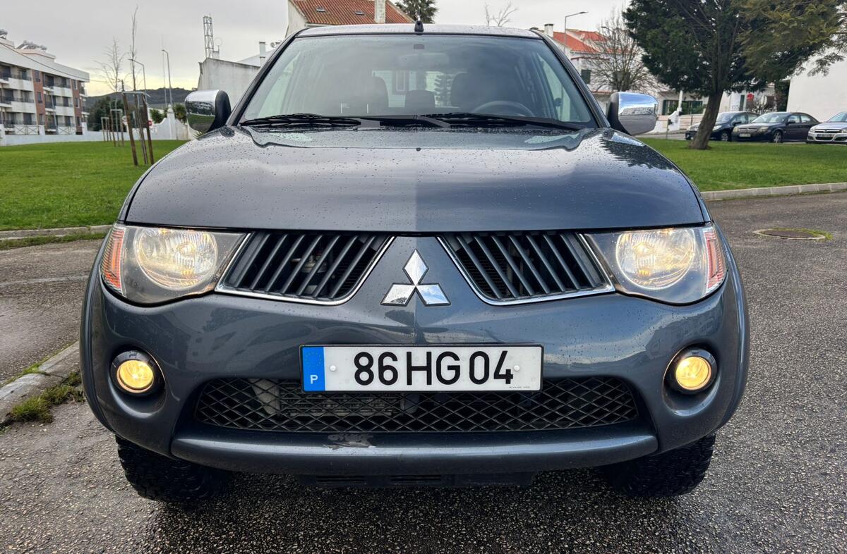 MITSUBISHI L 200 2.5 DI-D CD Instyle