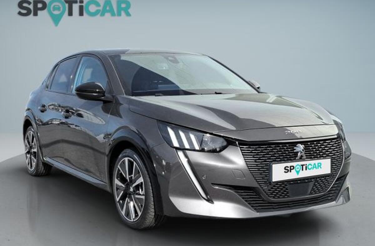 PEUGEOT 208 1.2 PureTech GT Pack EAT8