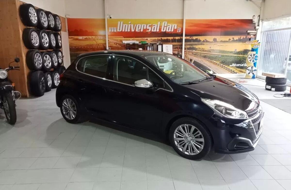 PEUGEOT 208 1.2 PureTech Allure EAT6