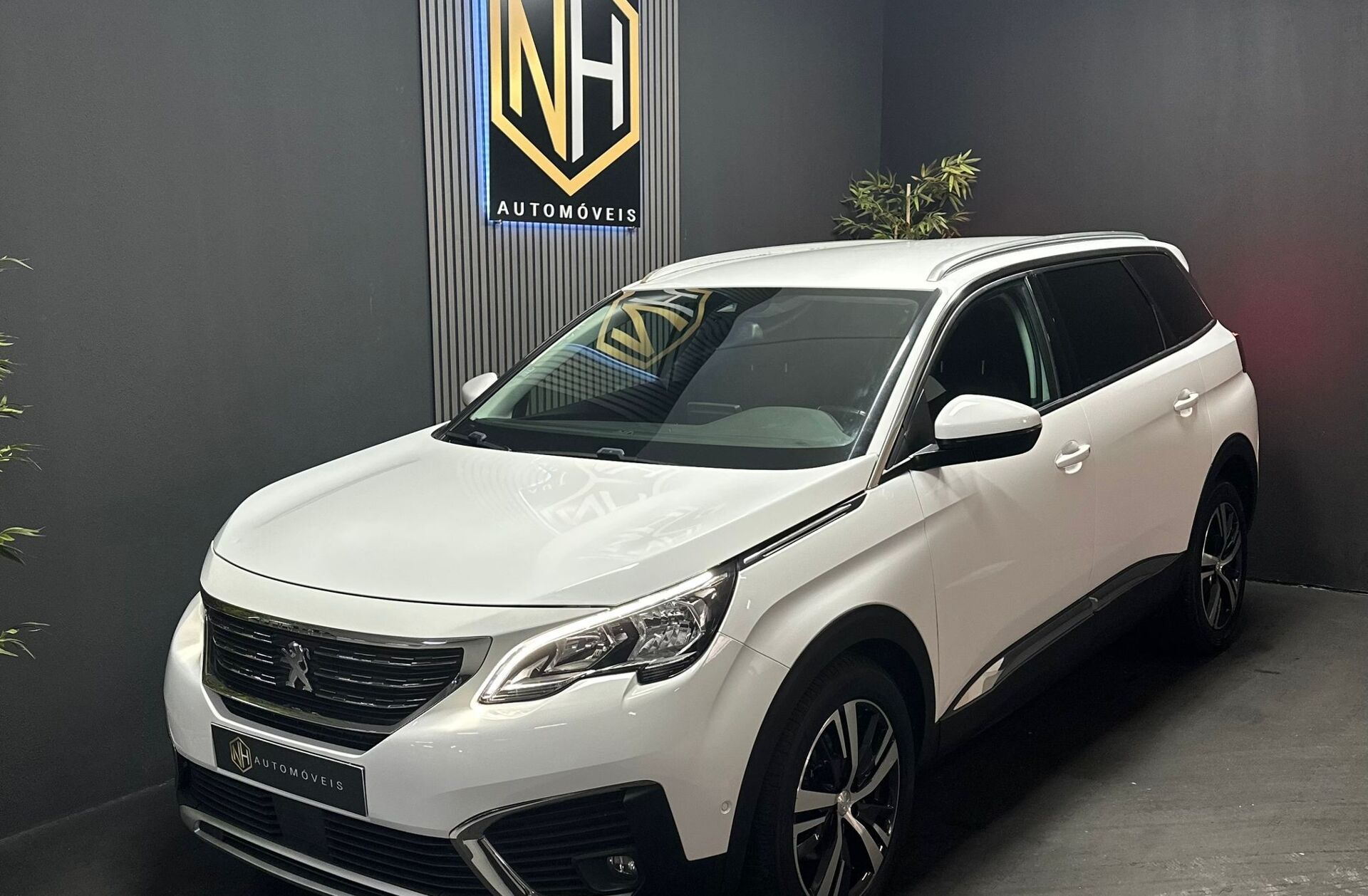 PEUGEOT 5008 1.2 PureTech Allure EAT6