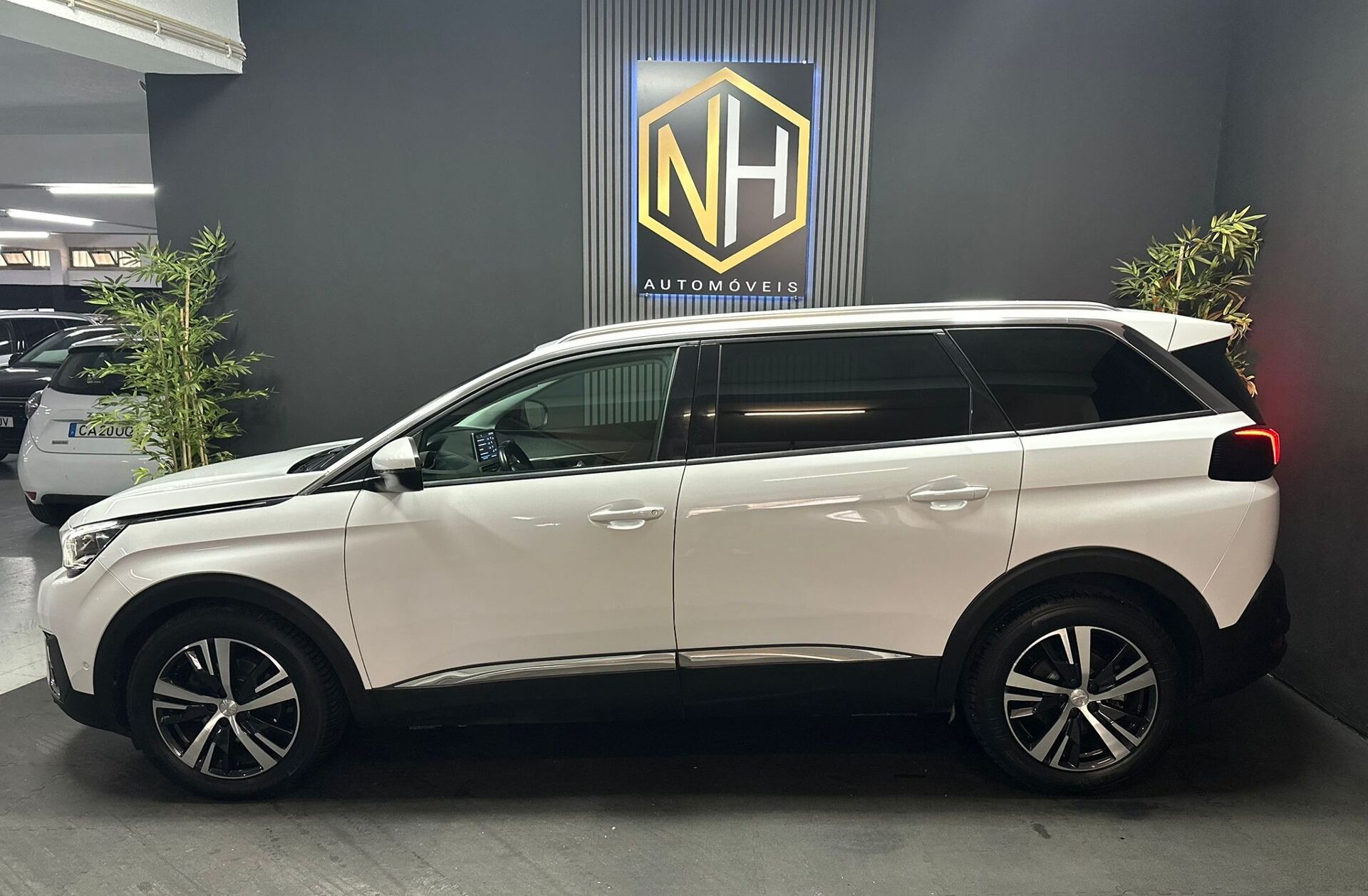 PEUGEOT 5008 1.2 PureTech Allure EAT6