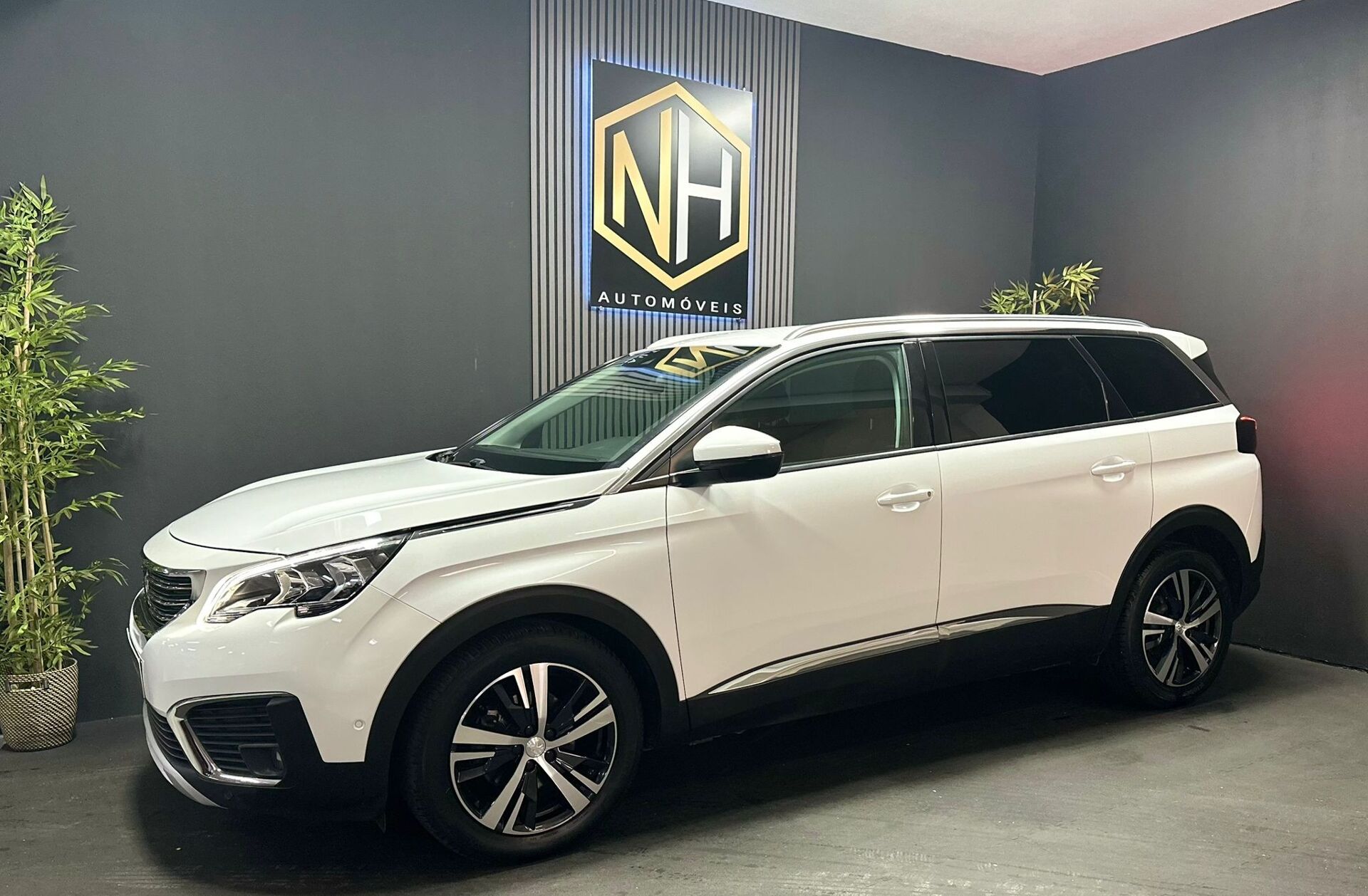 PEUGEOT 5008 1.2 PureTech Allure EAT6