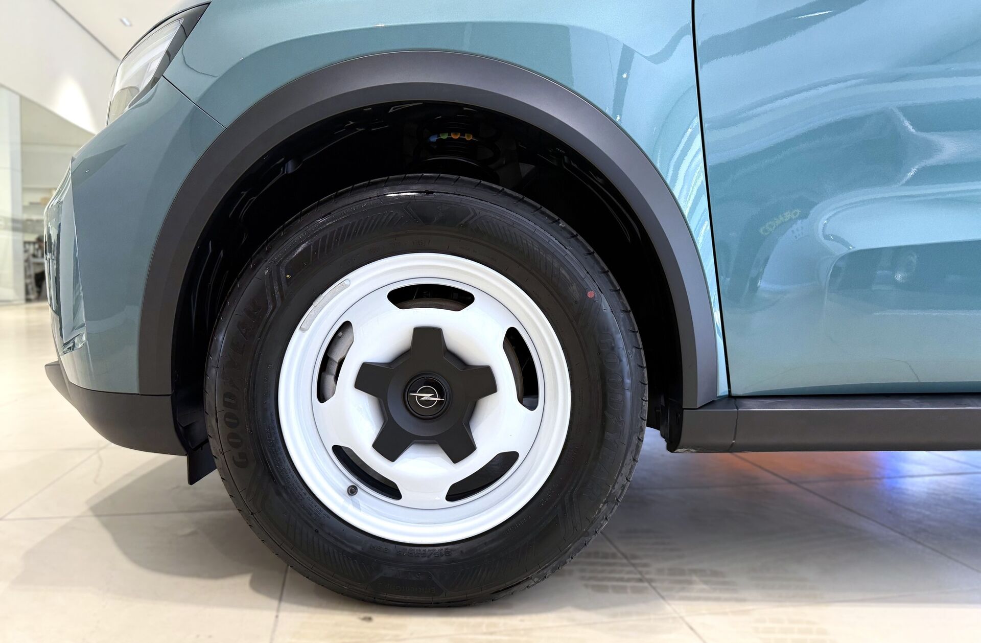 OPEL Frontera 1.2 Hybrid Edition eDCT