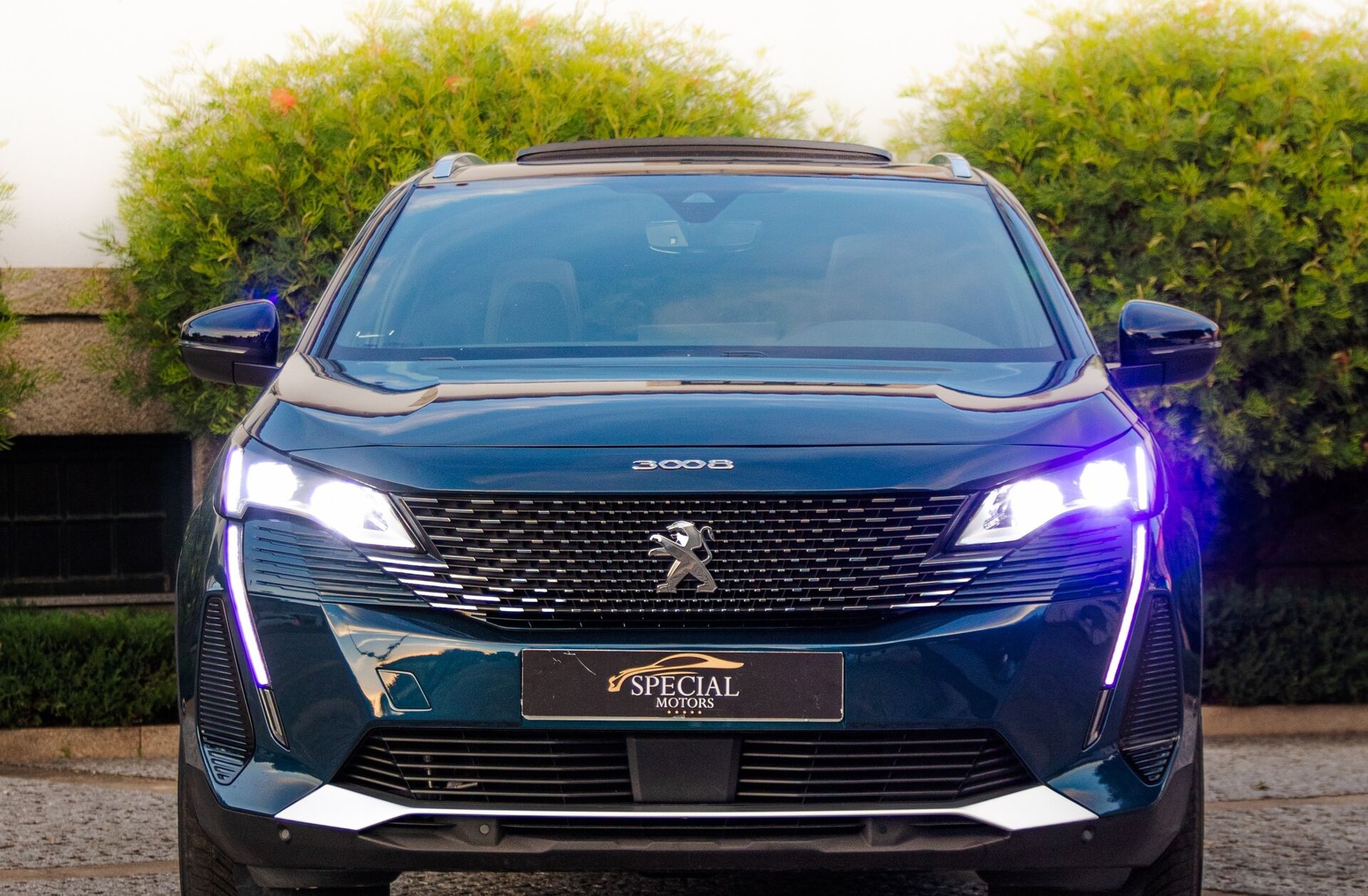 PEUGEOT 3008 1.6 Hybrid GT Pack e-EAT8