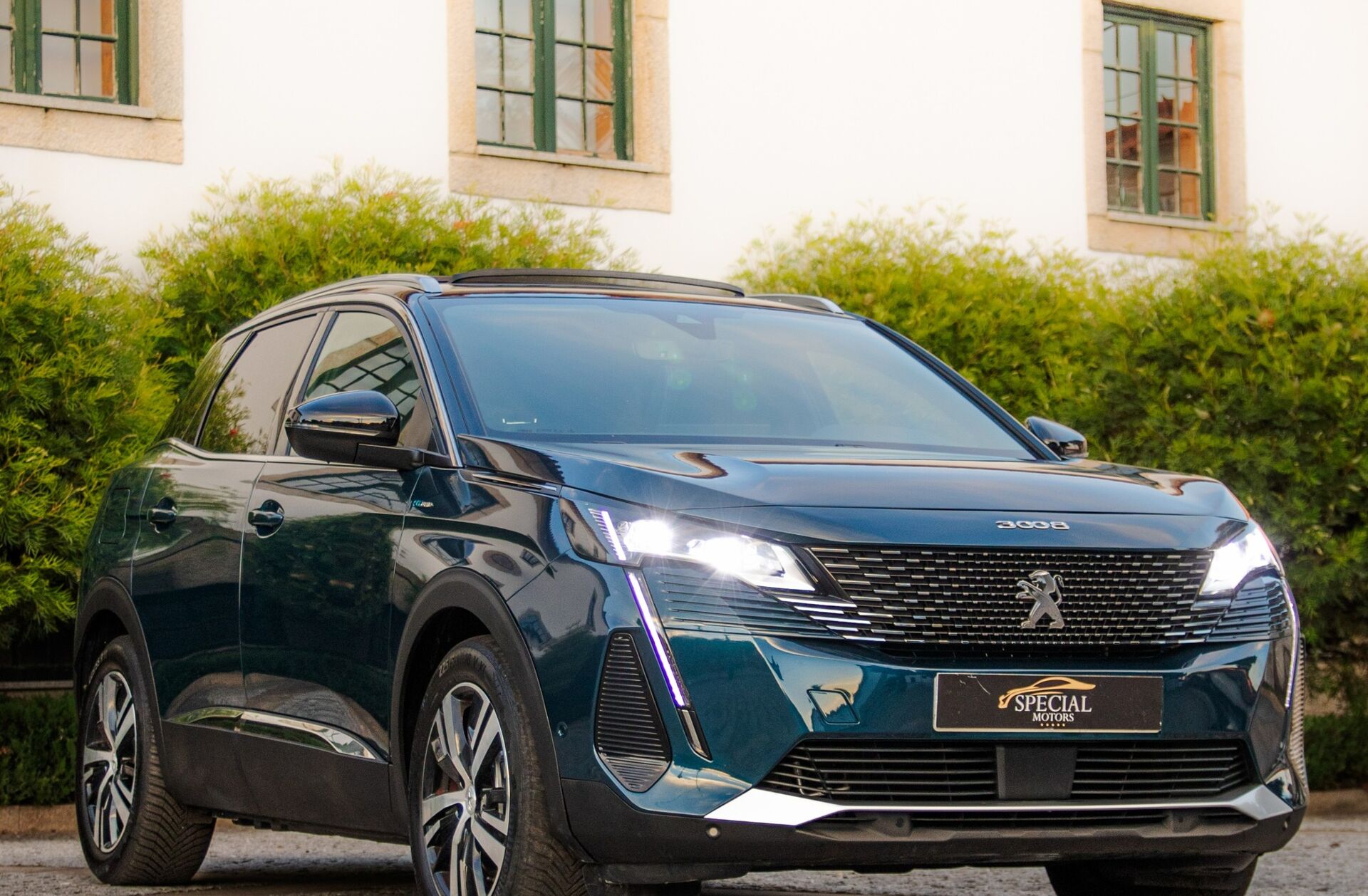 PEUGEOT 3008 1.6 Hybrid GT Pack e-EAT8