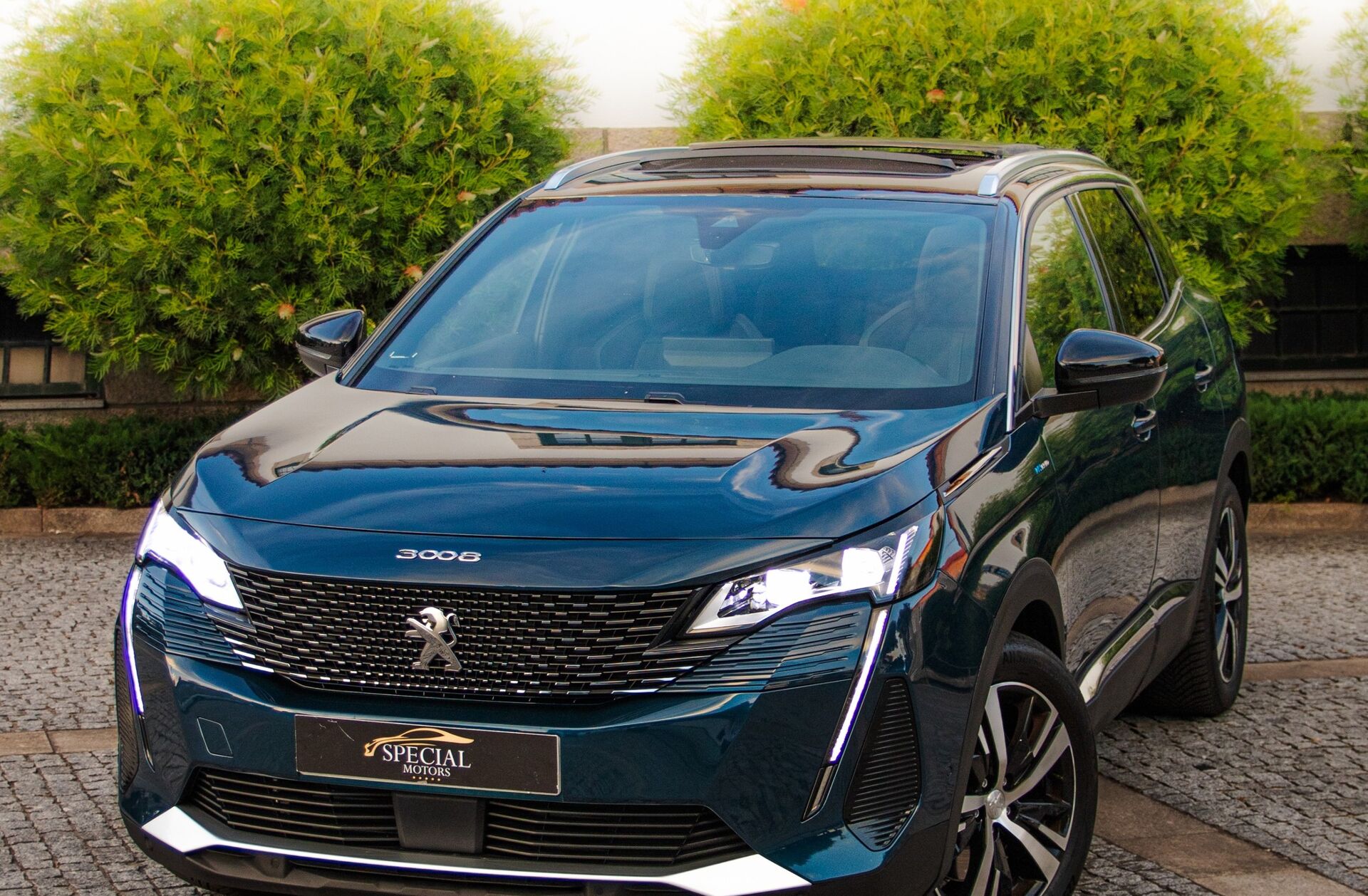 PEUGEOT 3008 1.6 Hybrid GT Pack e-EAT8