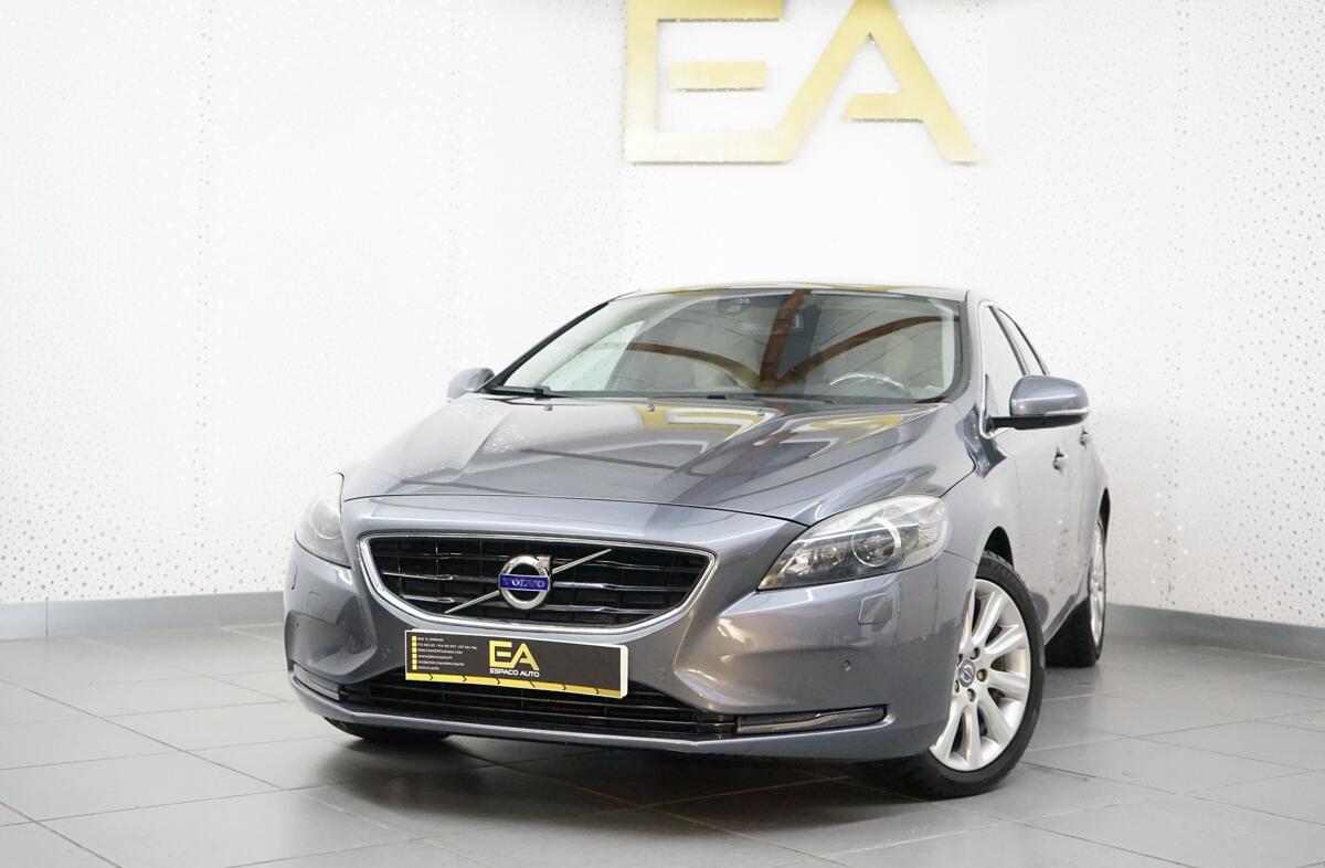 VOLVO V40 1.6 D2 Summum