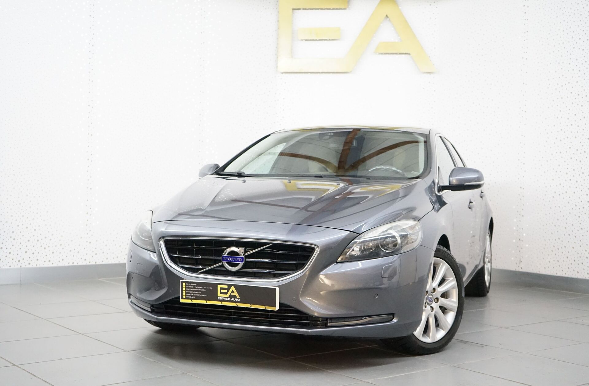 VOLVO V40 1.6 D2 Summum