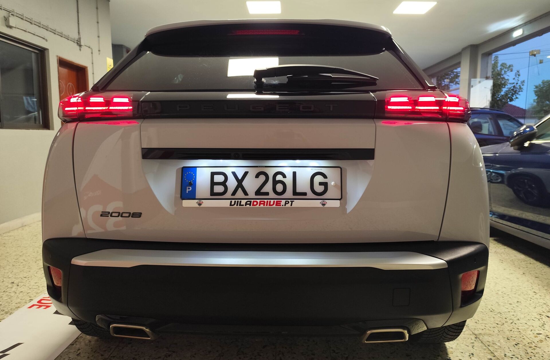 PEUGEOT 2008 1.2 PureTech Allure EAT8