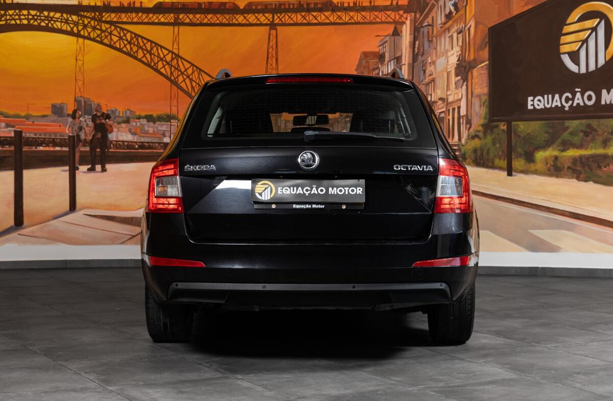 SKODA Octavia 1.6 TDi Ambition DSG