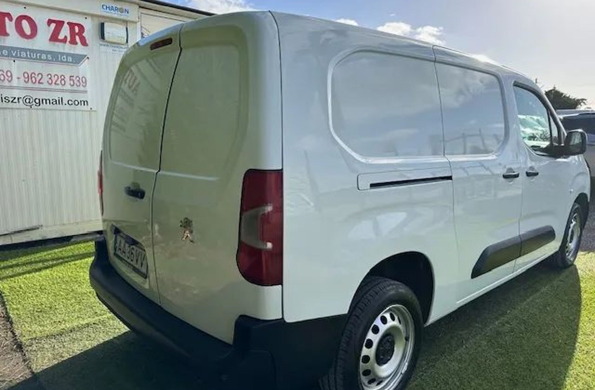 PEUGEOT Partner 1.5 BlueHDi Pro Longa