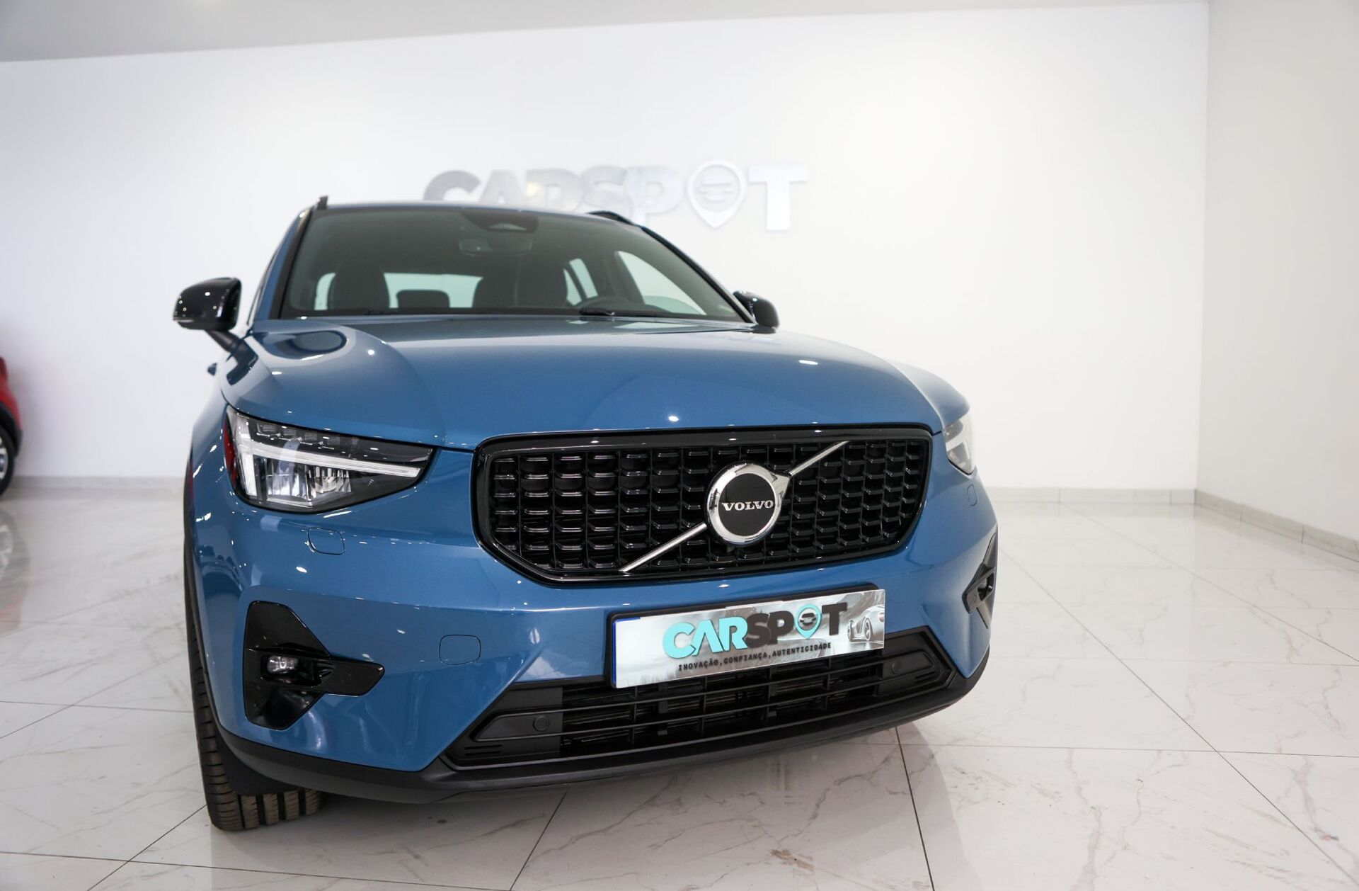 VOLVO XC40 2.0 B3 Plus Dark