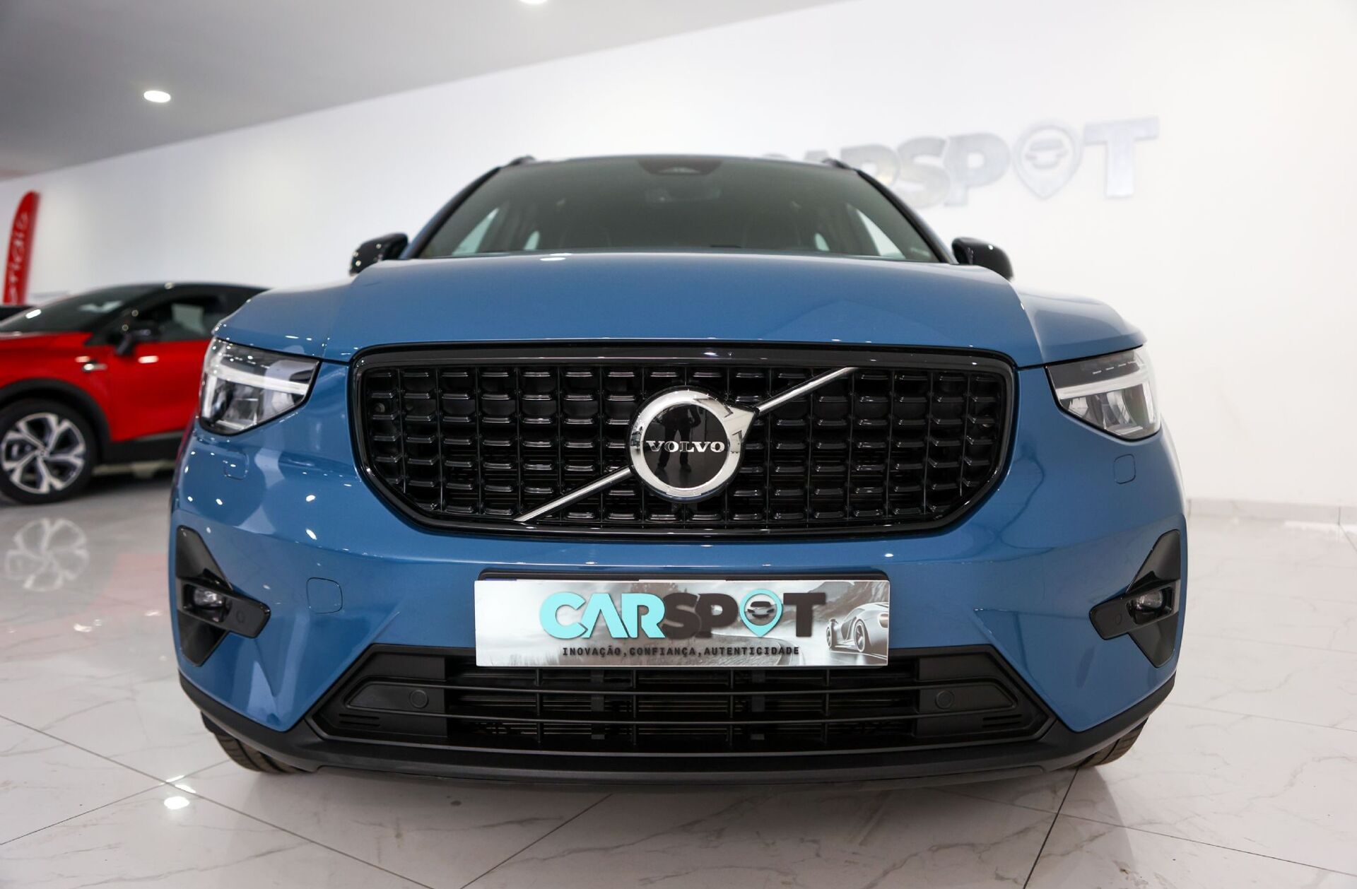 VOLVO XC40 2.0 B3 Plus Dark