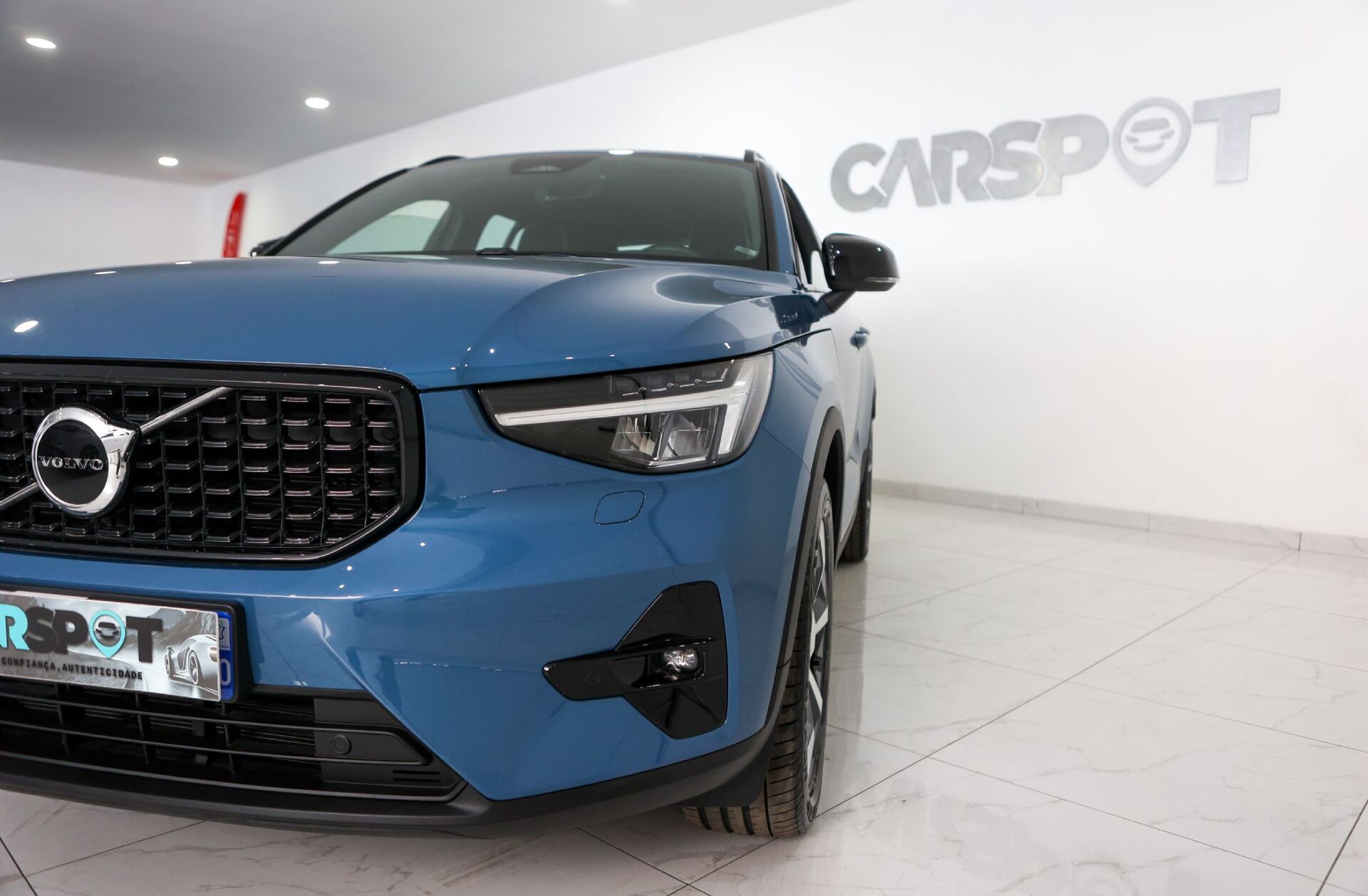 VOLVO XC40 2.0 B3 Plus Dark