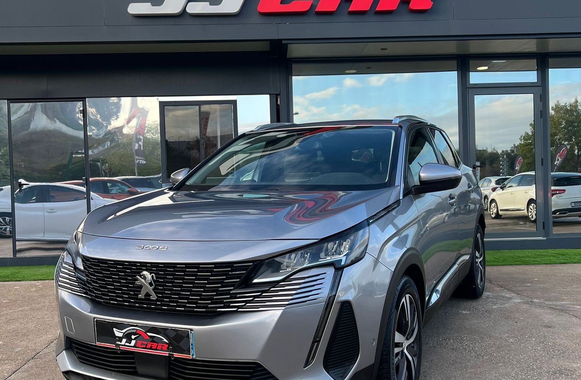 PEUGEOT 3008 1.2 PureTech Allure