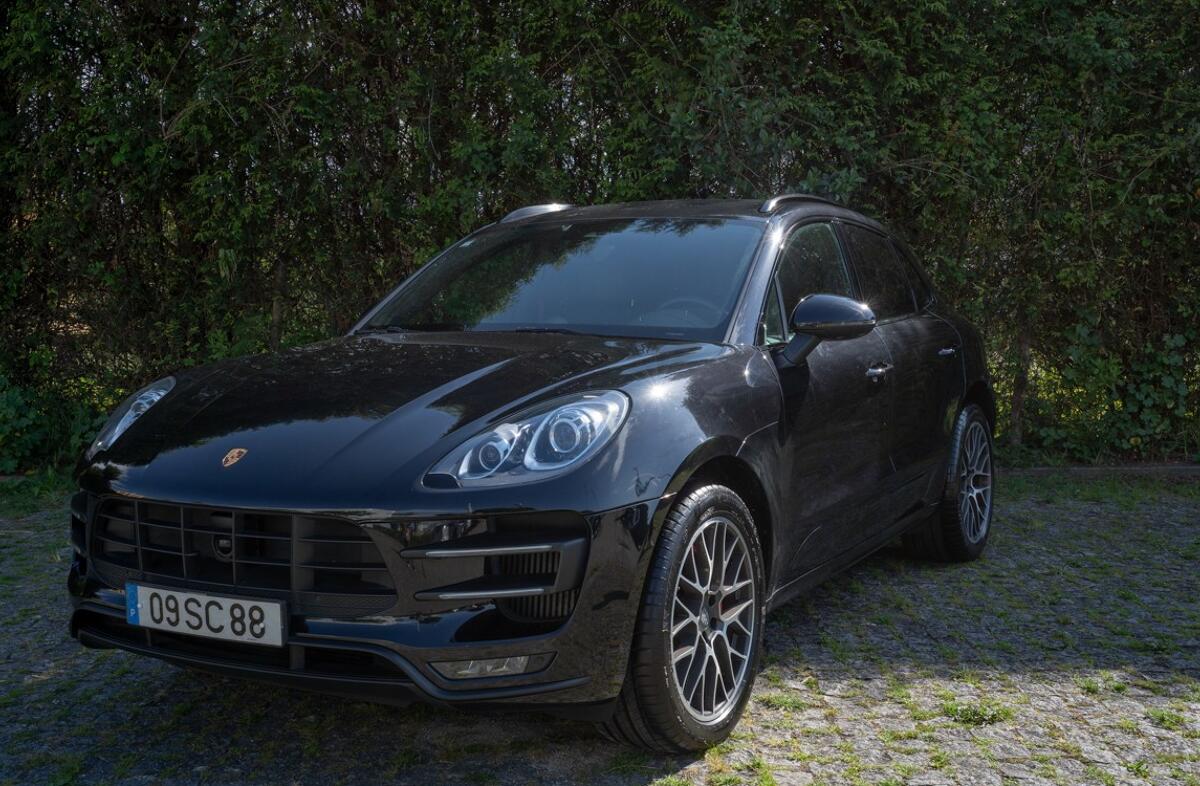 PORSCHE Macan Turbo