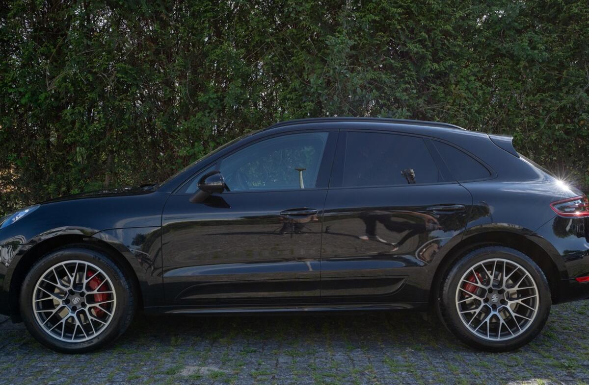 PORSCHE Macan Turbo