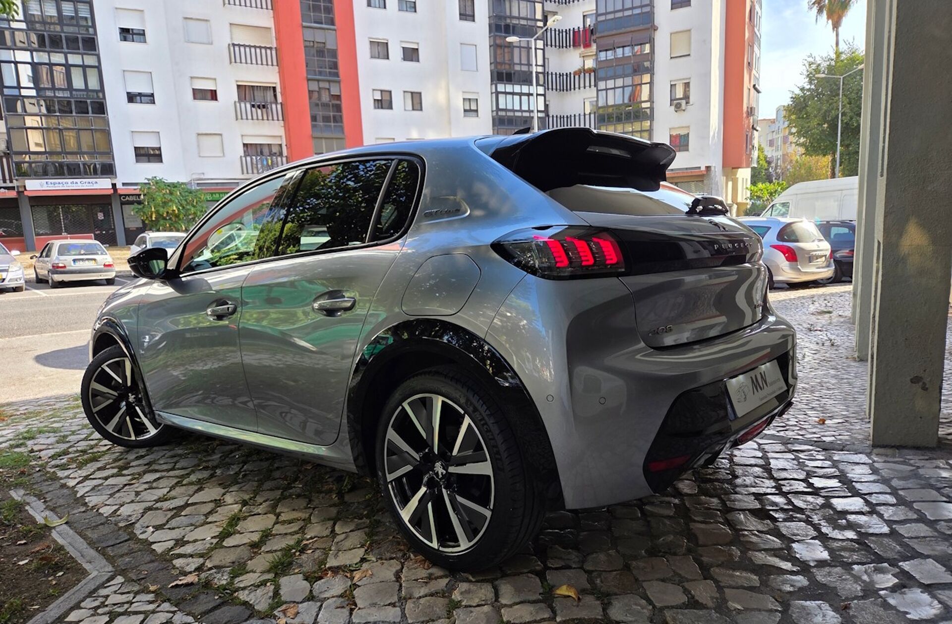 PEUGEOT 208 1.2 PureTech GT Line EAT8