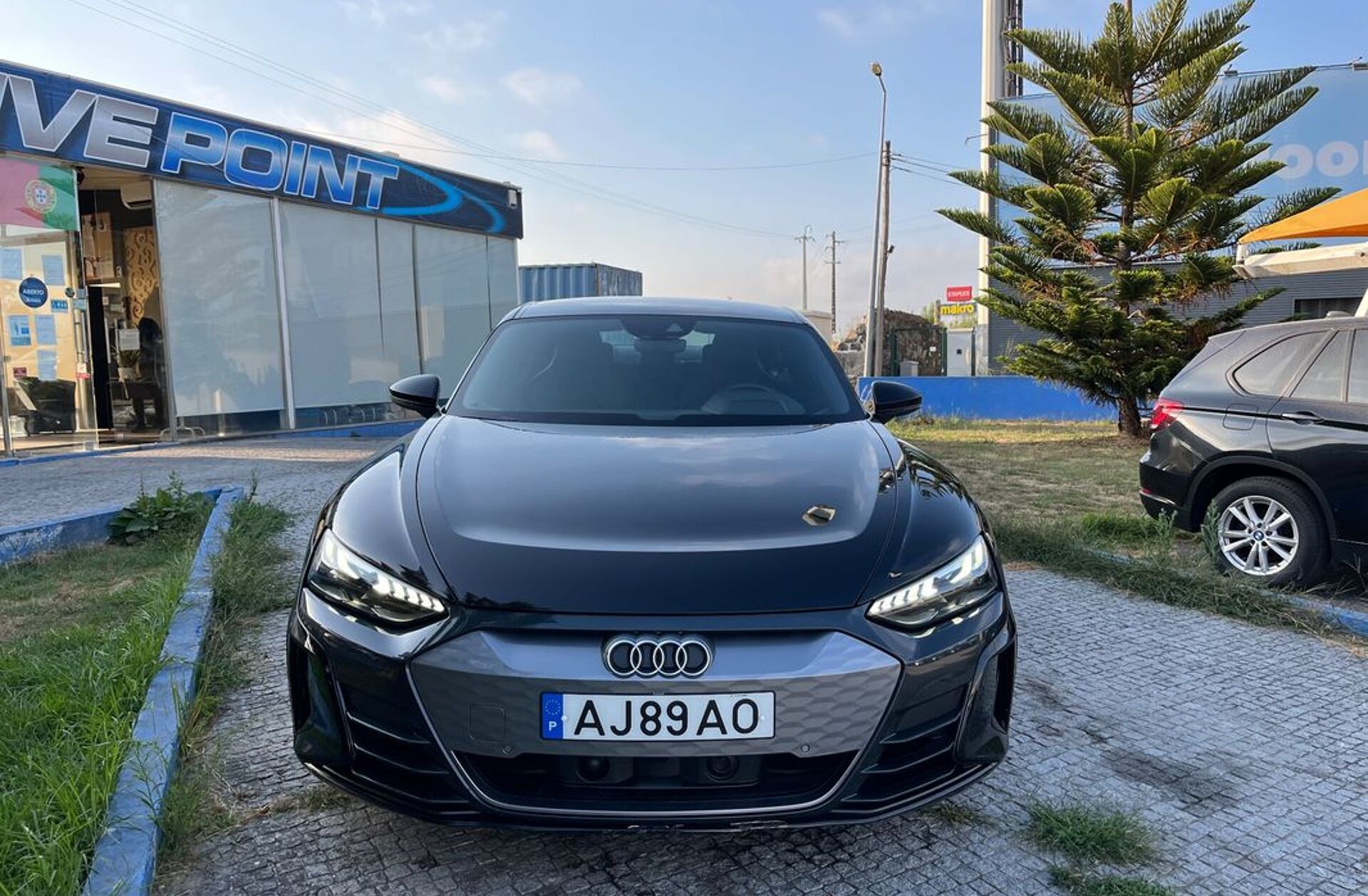 AUDI e-tron S quattro