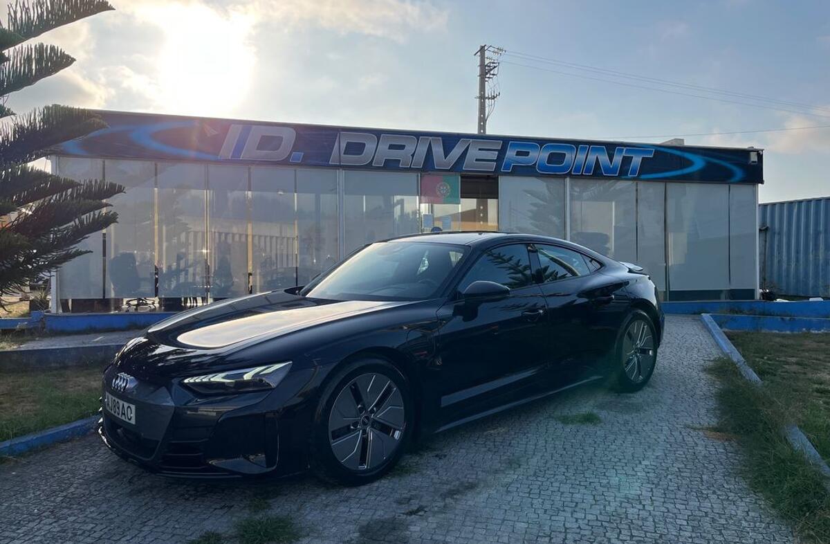 AUDI e-tron S quattro