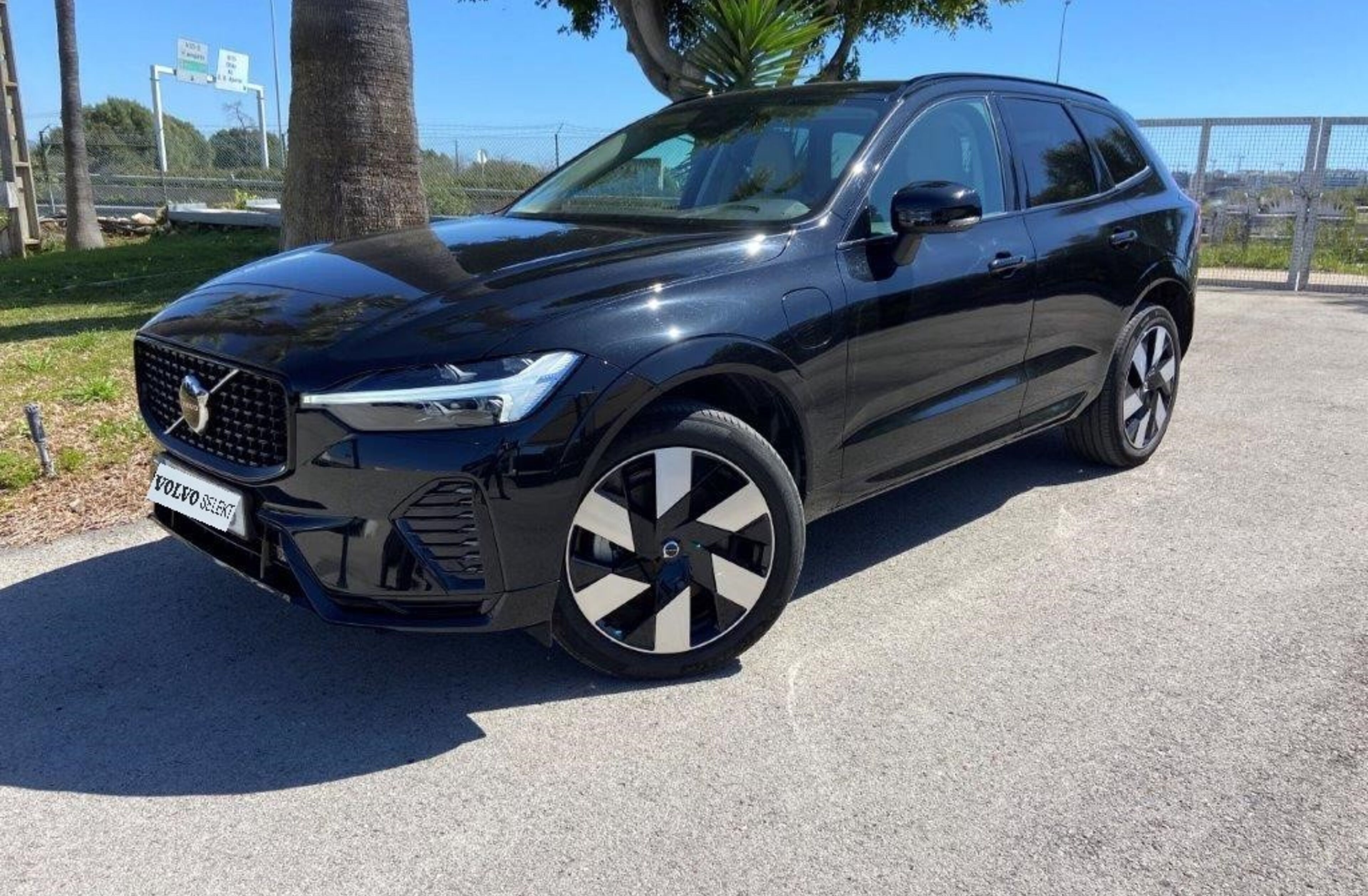 VOLVO XC60 T6 PHEV Plus Dark AWD