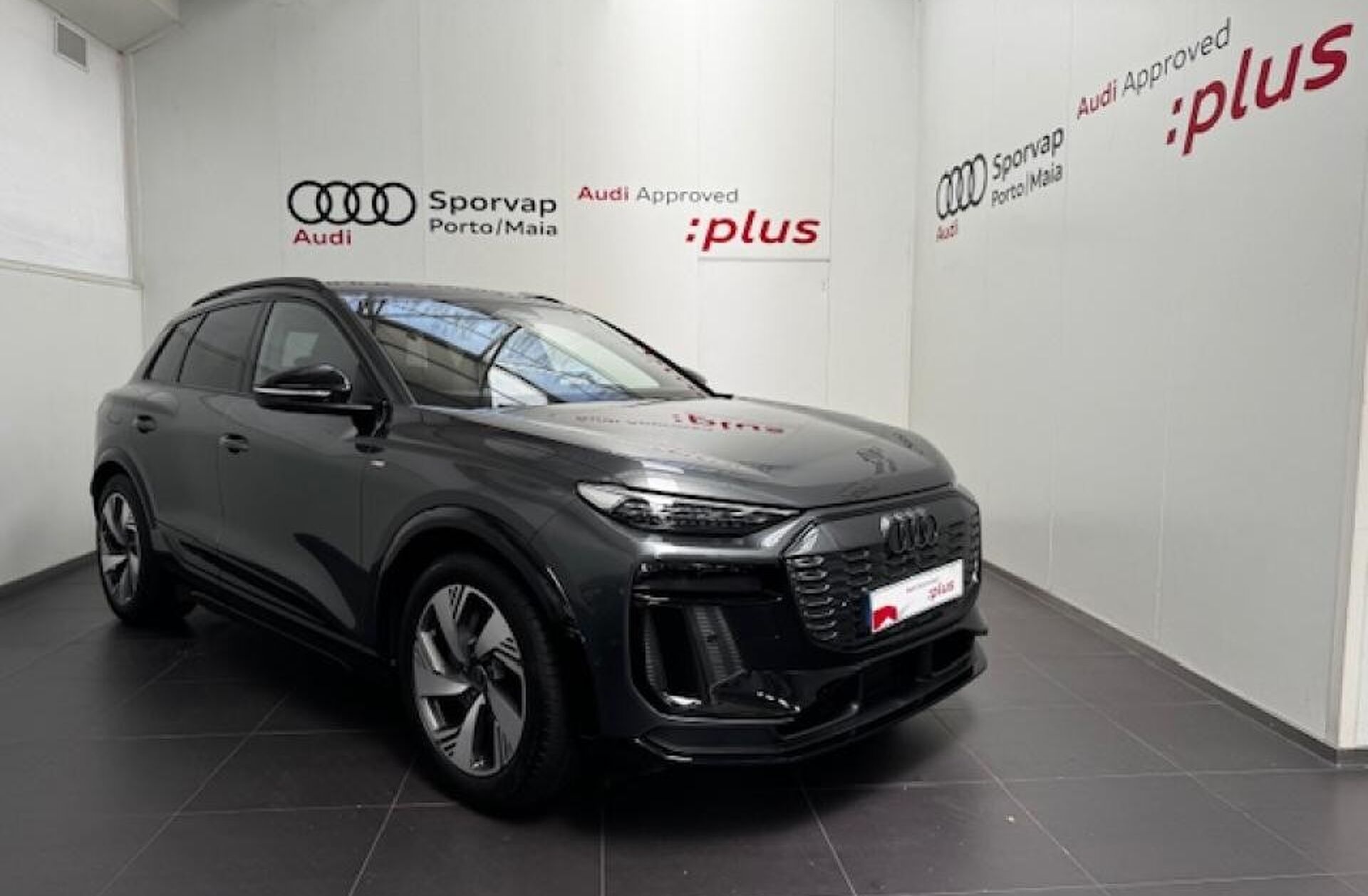 AUDI Q6 100 kWh Performance