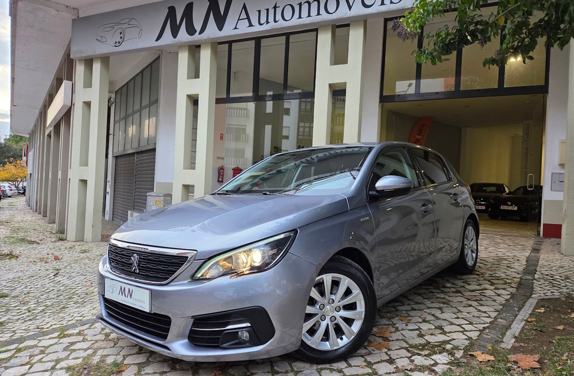 PEUGEOT 308 1.2 PureTech Allure EAT8