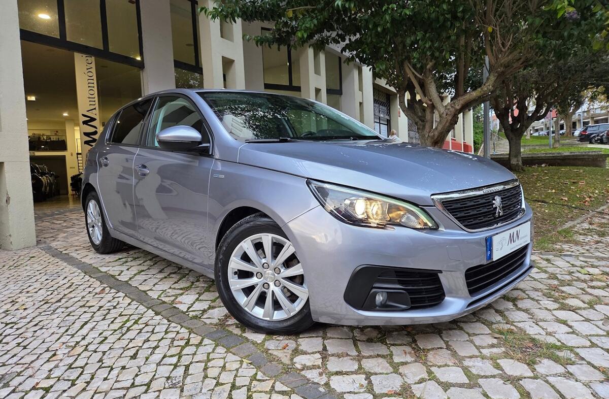 PEUGEOT 308 1.2 PureTech Allure EAT8