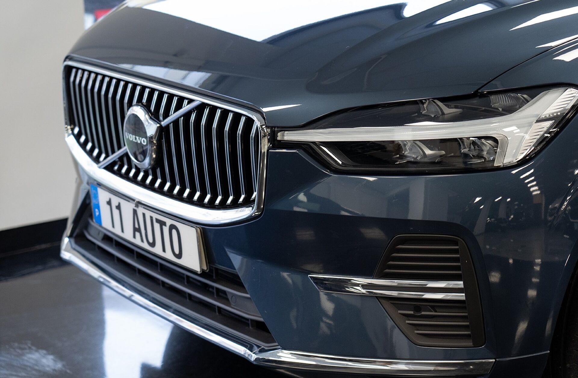 VOLVO XC60 2.0 T6 PHEV Plus Dark AWD