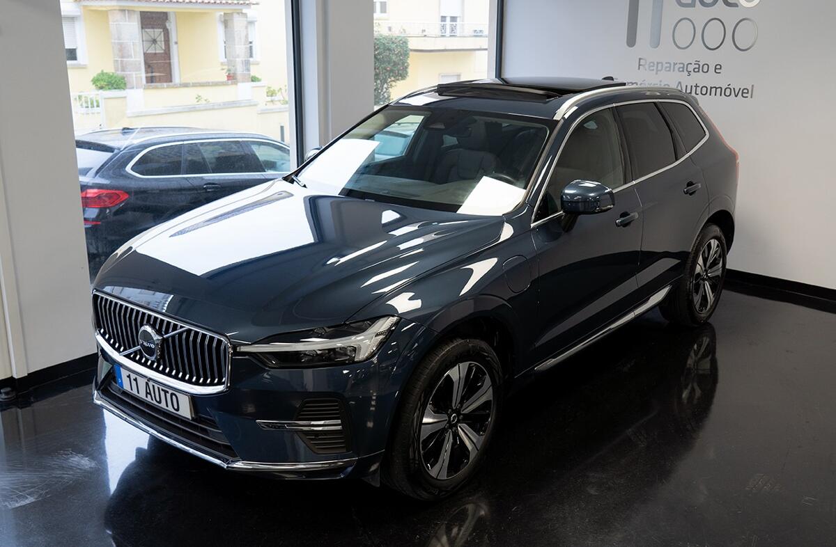 VOLVO XC60 2.0 T6 PHEV Plus Dark AWD