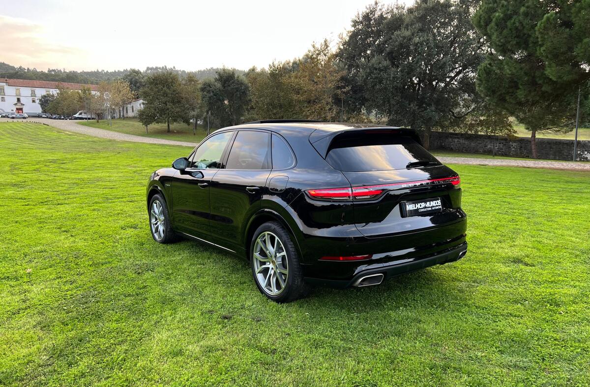 PORSCHE Cayenne E-Hybrid