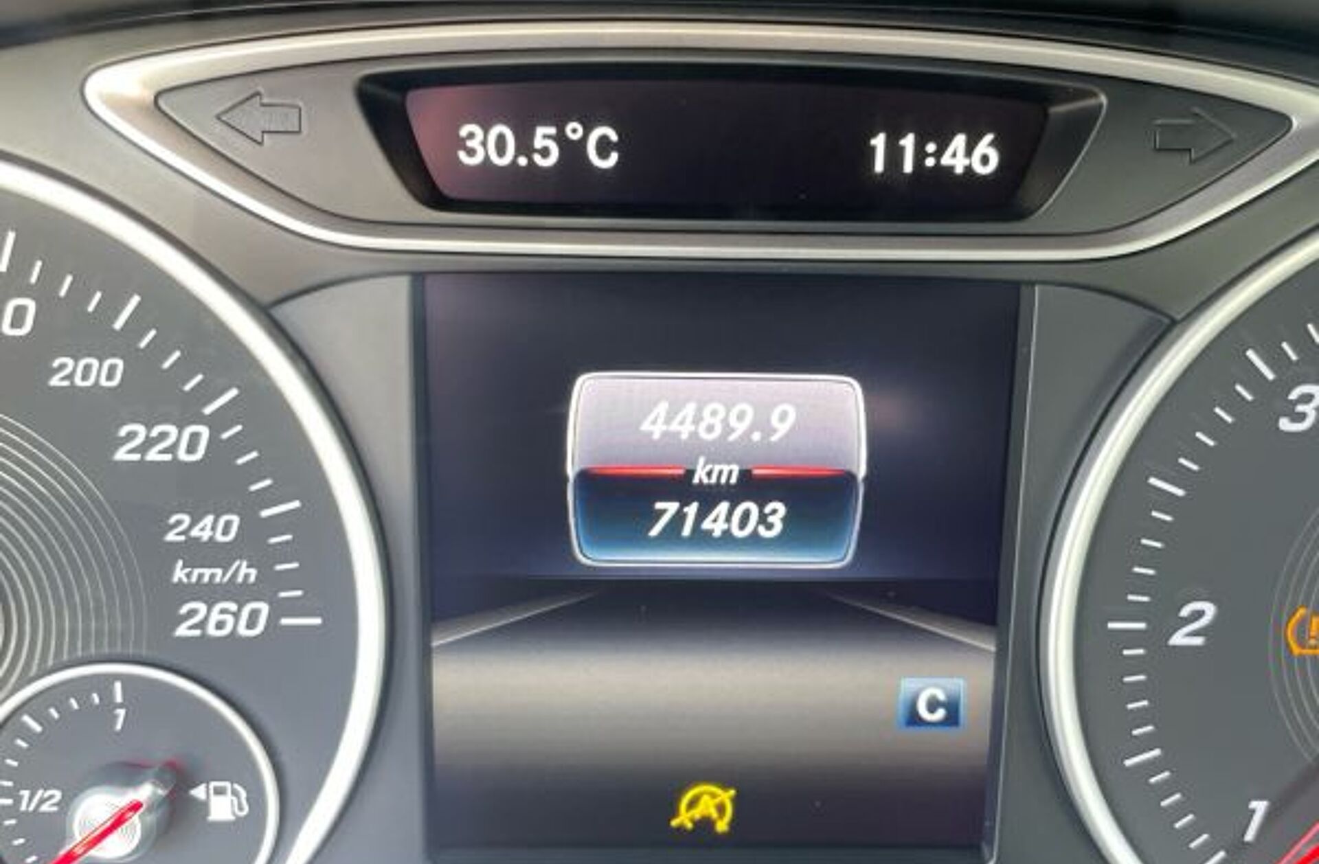 PEUGEOT 5008 1.5 BlueHDi Crossway