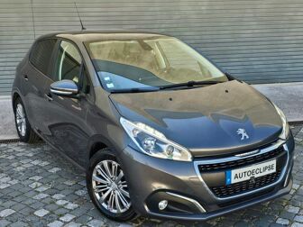 PEUGEOT 208 1.2 PureTech Signature