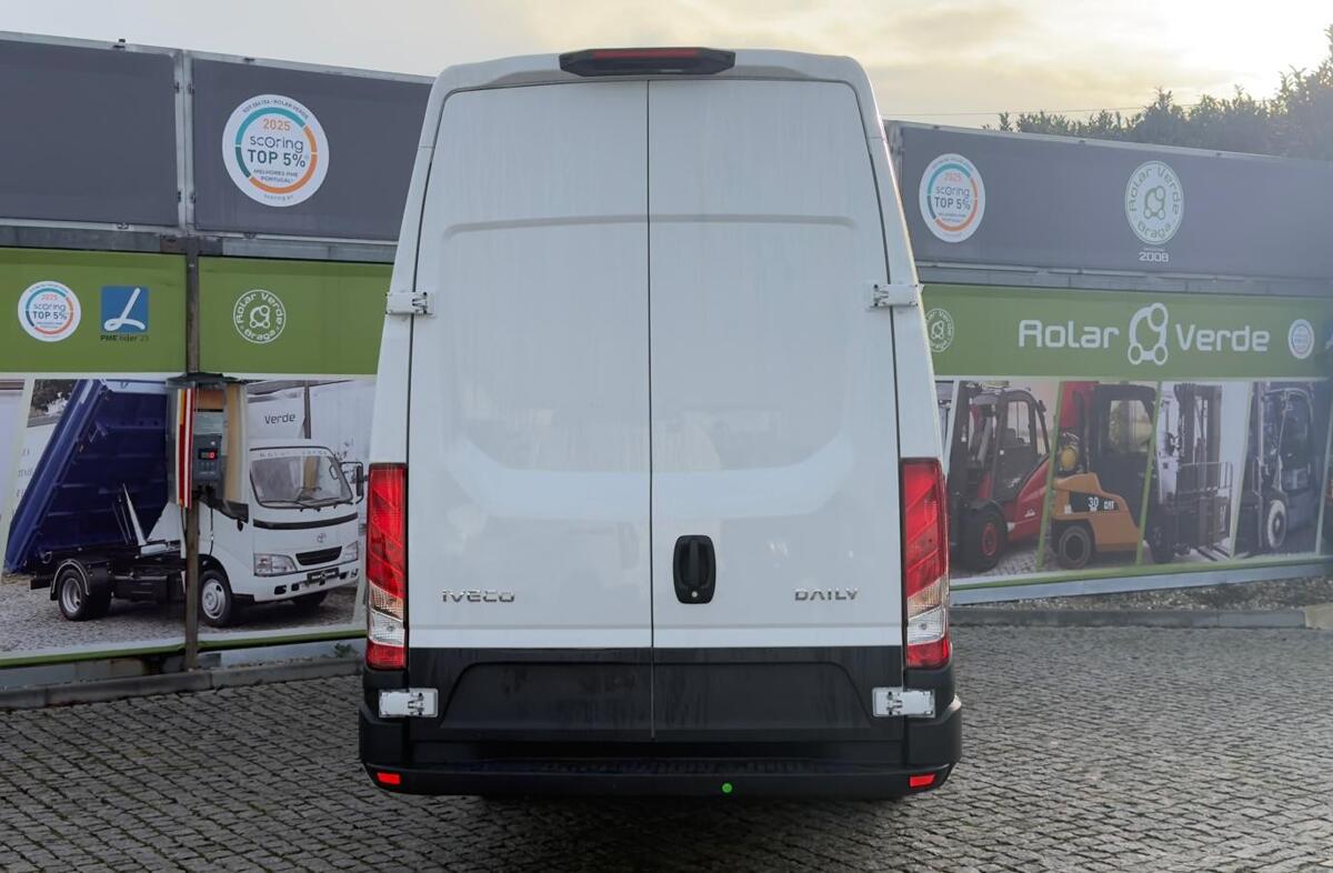 IVECO Daily 3.0 35S21H 4100 CD