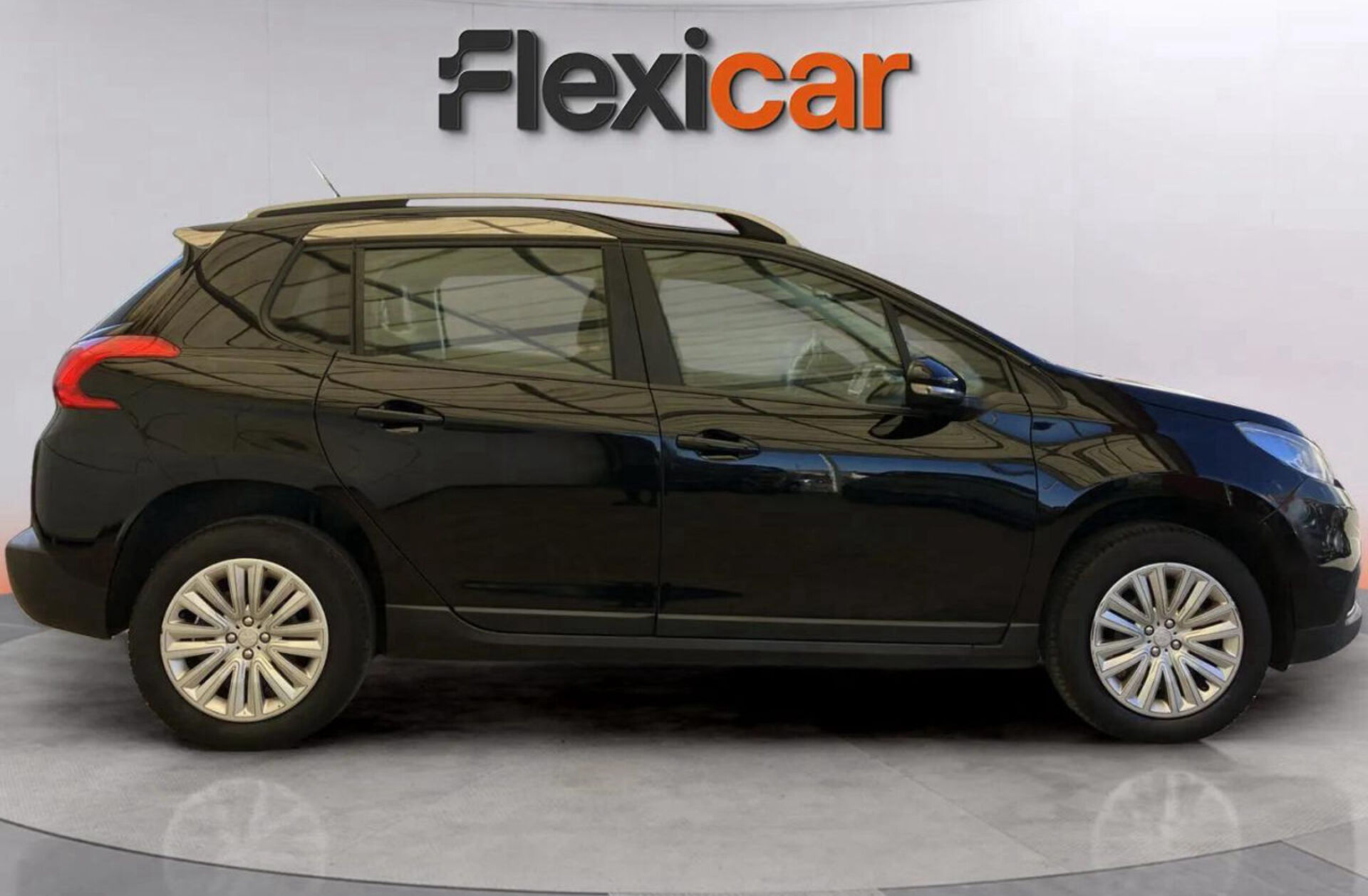 PEUGEOT 2008 1.2 VTi Allure