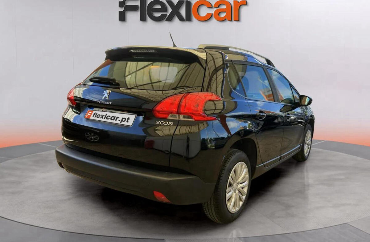 PEUGEOT 2008 1.2 VTi Allure