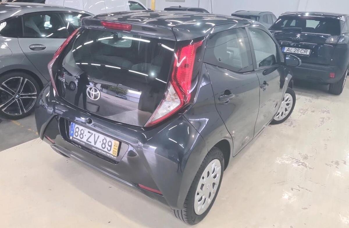 TOYOTA Aygo 1.0 X-Play+X-Touch