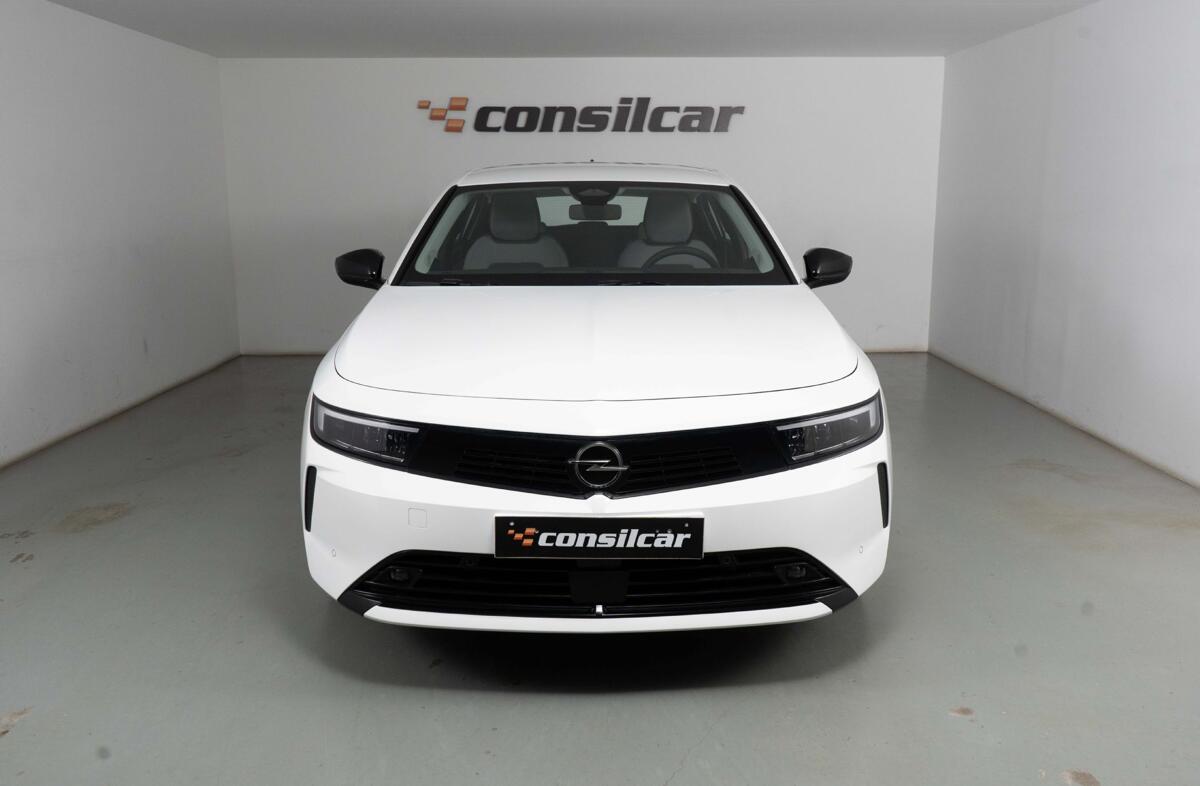 OPEL Astra 1.2 T Edition Aut.