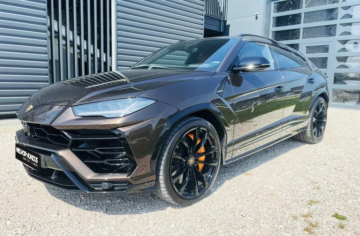 LAMBORGHINI Urus 4.0 V8