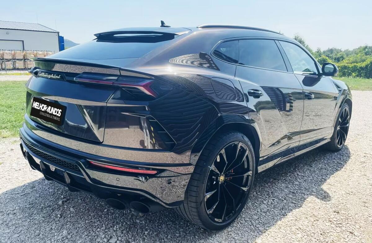 LAMBORGHINI Urus 4.0 V8