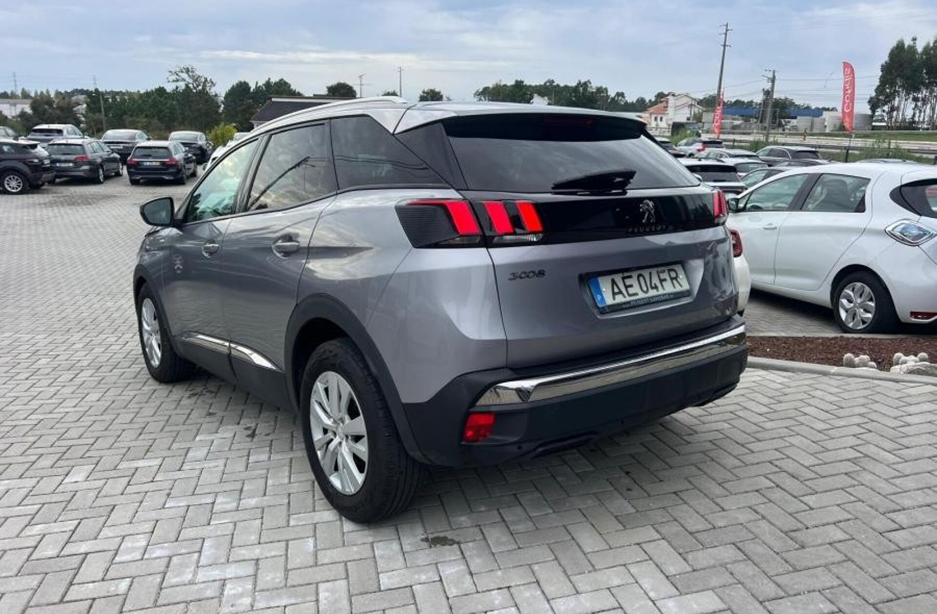 PEUGEOT 3008 1.5 BlueHDi Active