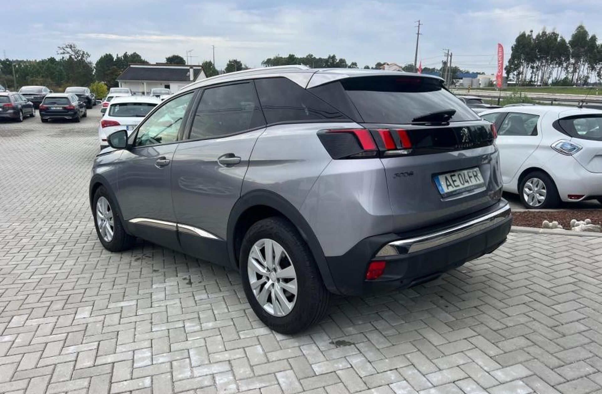 PEUGEOT 3008 1.5 BlueHDi Active
