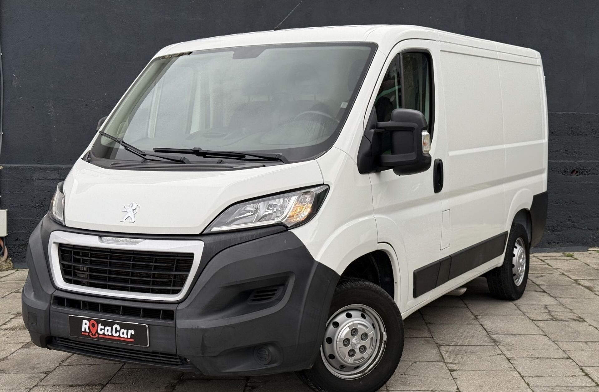 PEUGEOT Boxer 2.2 BlueHDi 330 L1H1 Pro