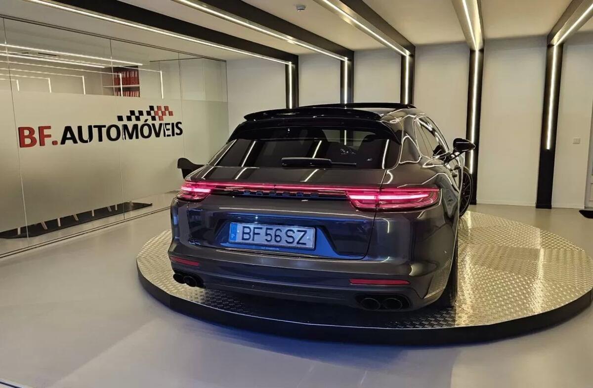 PORSCHE Panamera 4 E-Hybrid