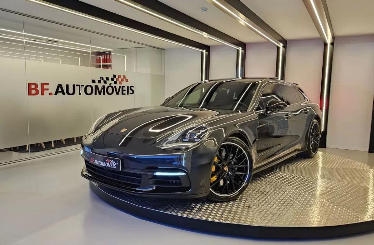 PORSCHE Panamera 4 E-Hybrid